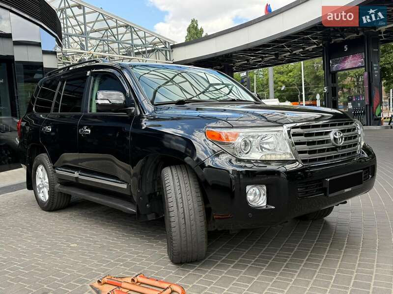 Toyota Land Cruiser 2013