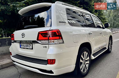 Внедорожник / Кроссовер Toyota Land Cruiser 2017 в 