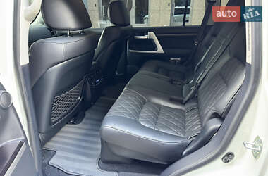 Внедорожник / Кроссовер Toyota Land Cruiser 2017 в 