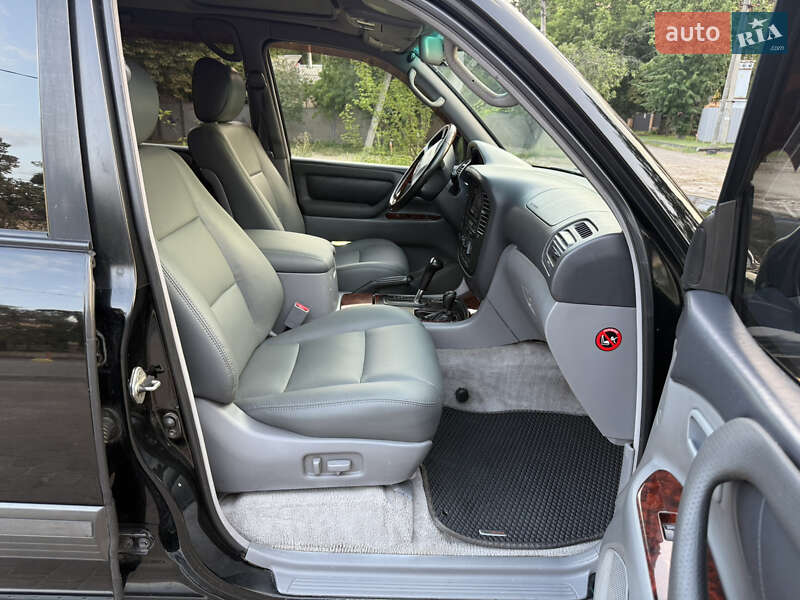 Позашляховик / Кросовер Toyota Land Cruiser 2001 в Броварах