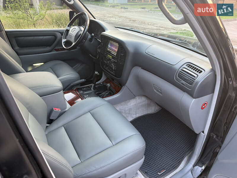 Позашляховик / Кросовер Toyota Land Cruiser 2001 в Броварах