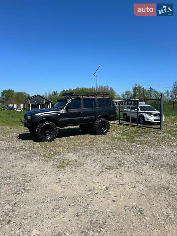 Внедорожник / Кроссовер Toyota Land Cruiser 1996 в Хусте