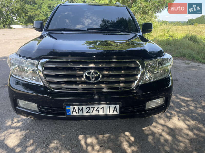 Позашляховик / Кросовер Toyota Land Cruiser 2011 в Лубнах фото 2 Позашляховик / Кросовер Toyota Land Cruiser 2011 в Лубнах