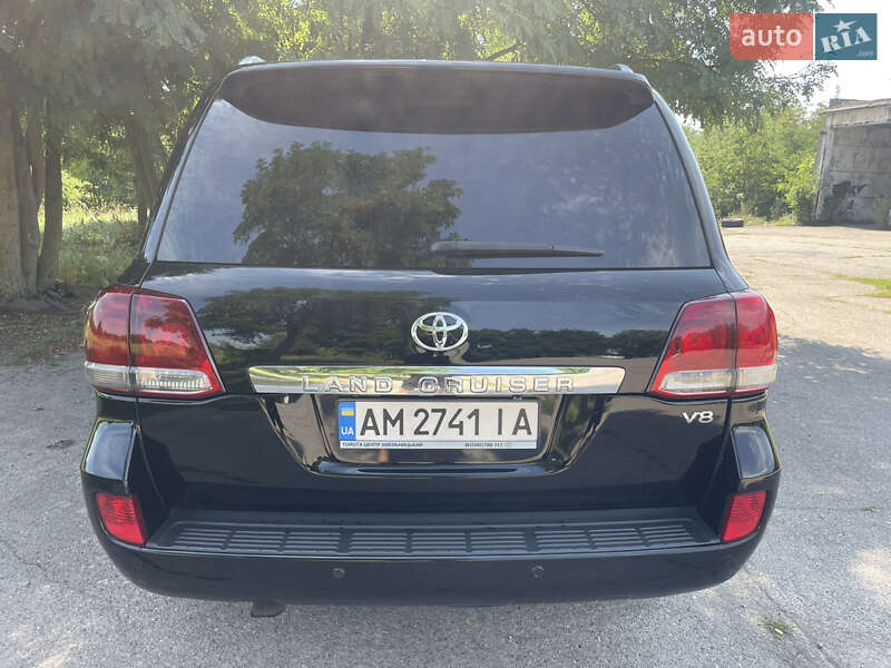 Позашляховик / Кросовер Toyota Land Cruiser 2011 в Лубнах фото 8 Позашляховик / Кросовер Toyota Land Cruiser 2011 в Лубнах