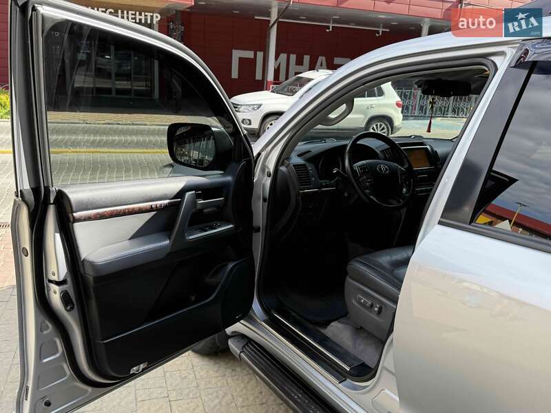 Внедорожник / Кроссовер Toyota Land Cruiser 2011 в Львове