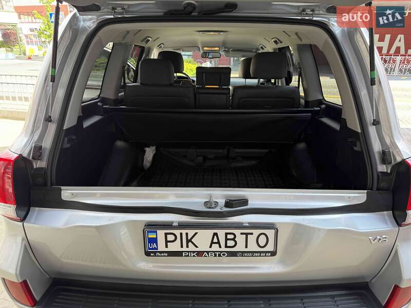 Внедорожник / Кроссовер Toyota Land Cruiser 2011 в Львове