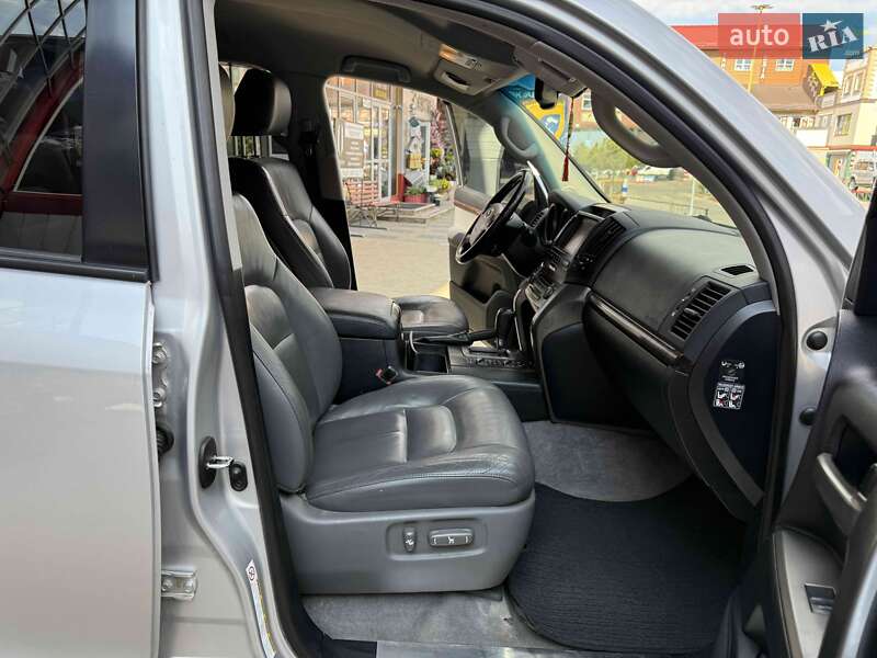 Внедорожник / Кроссовер Toyota Land Cruiser 2011 в Львове