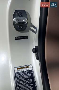 Внедорожник / Кроссовер Toyota Land Cruiser 2014 в 
