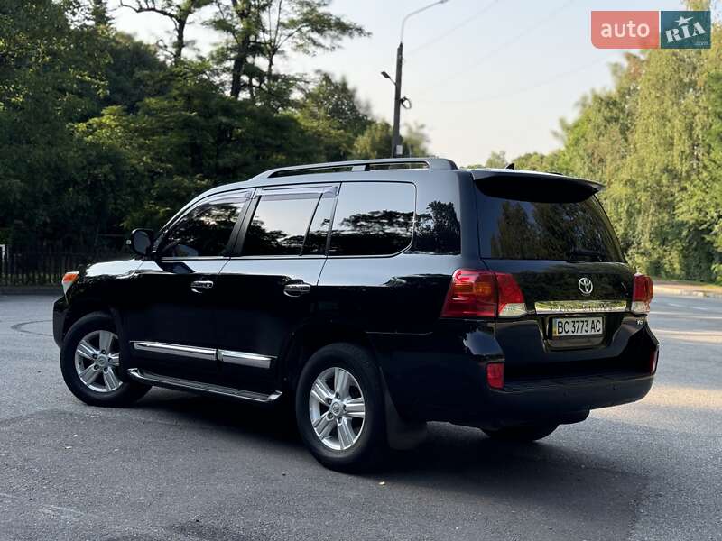 Позашляховик / Кросовер Toyota Land Cruiser 2014 в Трускавці фото 31 Позашляховик / Кросовер Toyota Land Cruiser 2014 в Трускавці