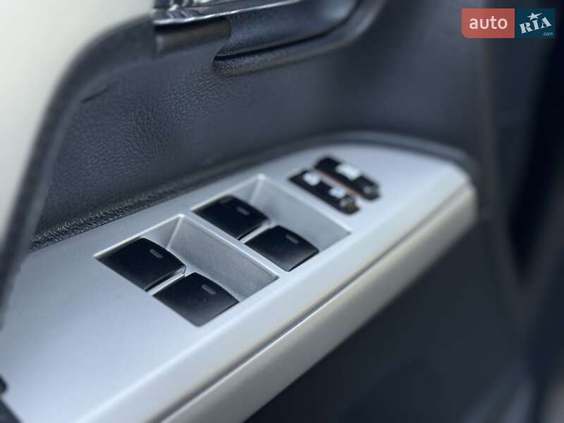 Позашляховик / Кросовер Toyota Land Cruiser 2014 в Трускавці фото 58 Позашляховик / Кросовер Toyota Land Cruiser 2014 в Трускавці