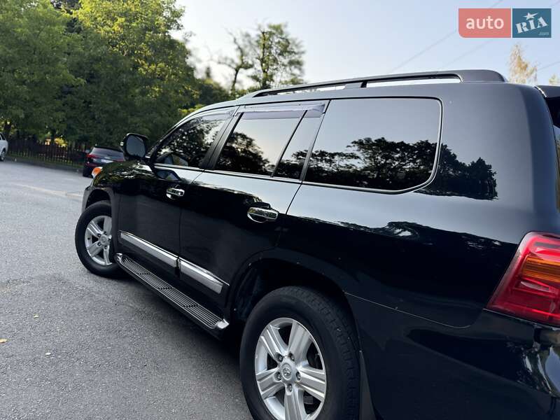 Позашляховик / Кросовер Toyota Land Cruiser 2014 в Трускавці фото 34 Позашляховик / Кросовер Toyota Land Cruiser 2014 в Трускавці