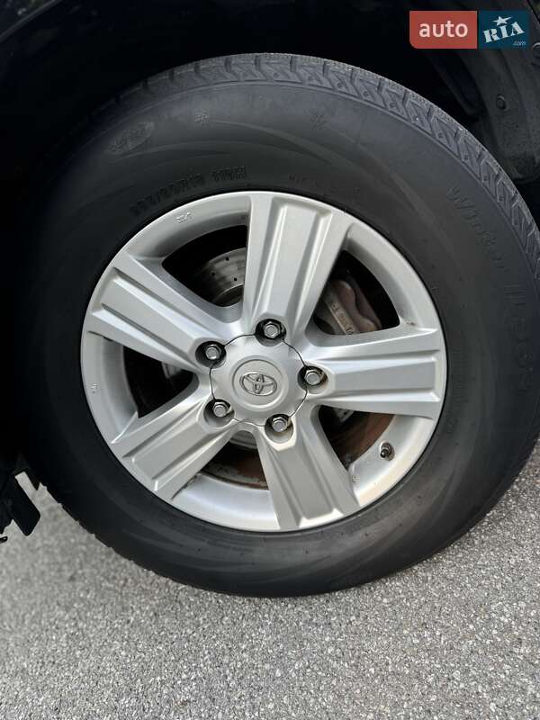 Позашляховик / Кросовер Toyota Land Cruiser 2014 в Трускавці фото 13 Позашляховик / Кросовер Toyota Land Cruiser 2014 в Трускавці