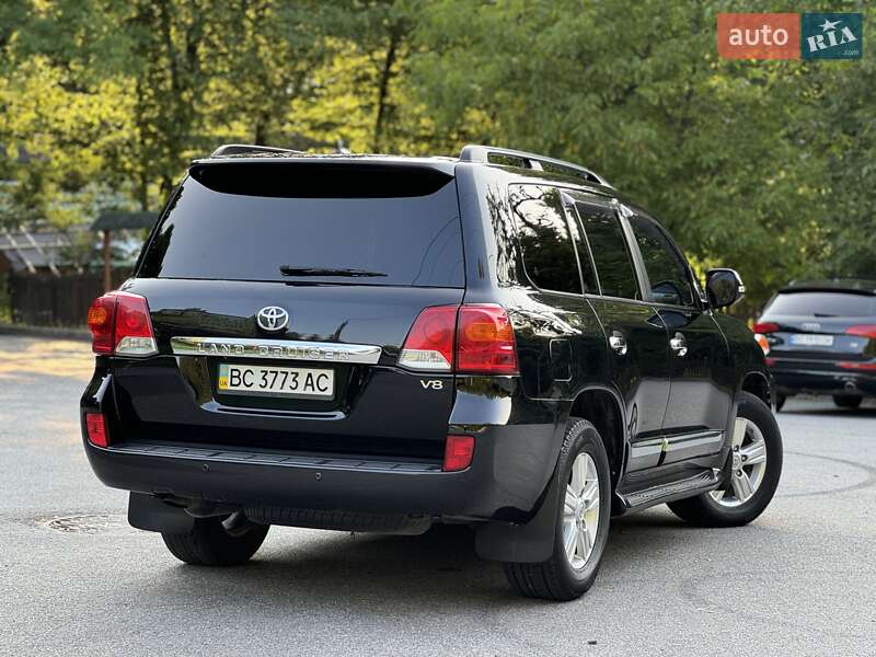 Позашляховик / Кросовер Toyota Land Cruiser 2014 в Трускавці фото 89 Позашляховик / Кросовер Toyota Land Cruiser 2014 в Трускавці