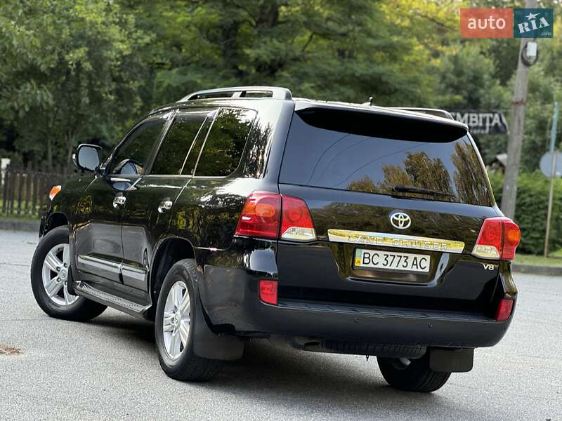 Позашляховик / Кросовер Toyota Land Cruiser 2014 в Трускавці фото 95 Позашляховик / Кросовер Toyota Land Cruiser 2014 в Трускавці