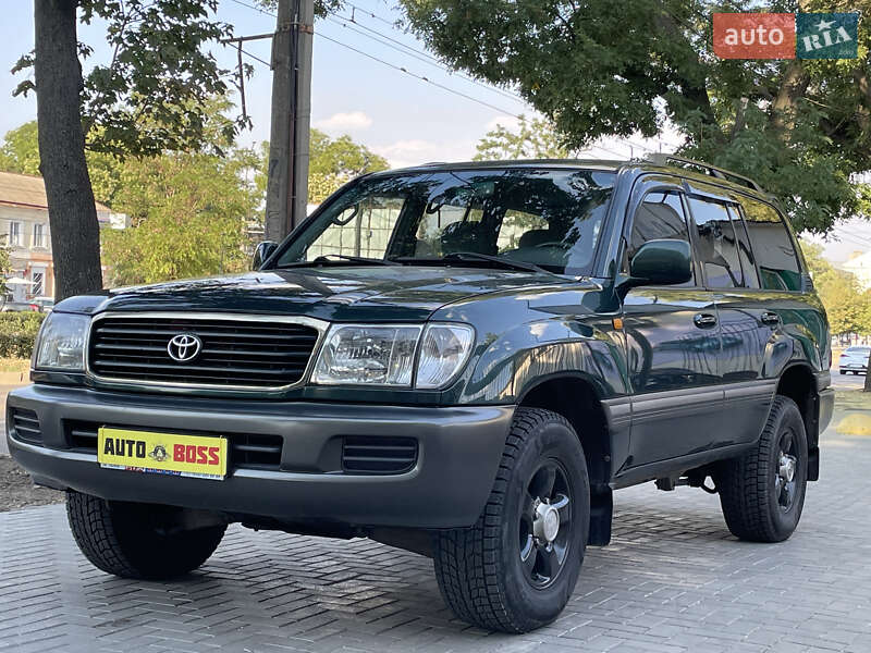 Позашляховик / Кросовер Toyota Land Cruiser 2001 в Миколаєві