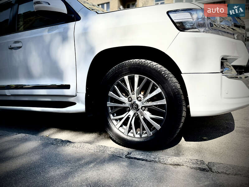 Внедорожник / Кроссовер Toyota Land Cruiser 2007 в Киеве