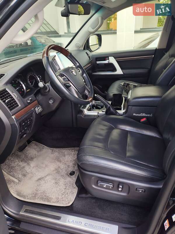 Позашляховик / Кросовер Toyota Land Cruiser 2016 в Києві фото 10 Позашляховик / Кросовер Toyota Land Cruiser 2016 в Києві