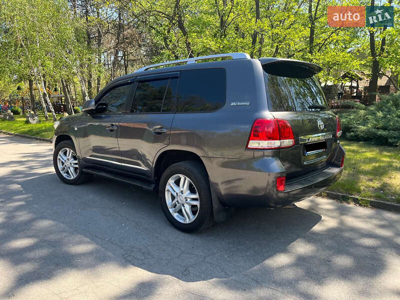 Внедорожник / Кроссовер Toyota Land Cruiser 2011 в Киеве фото 19 Внедорожник / Кроссовер Toyota Land Cruiser 2011 в Киеве