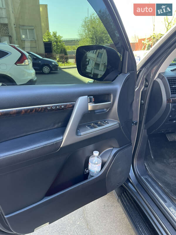 Внедорожник / Кроссовер Toyota Land Cruiser 2011 в Киеве фото 24 Внедорожник / Кроссовер Toyota Land Cruiser 2011 в Киеве