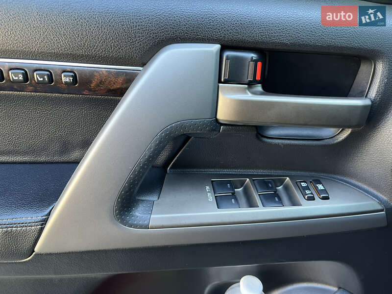 Внедорожник / Кроссовер Toyota Land Cruiser 2011 в Киеве фото 46 Внедорожник / Кроссовер Toyota Land Cruiser 2011 в Киеве