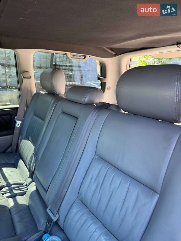 Внедорожник / Кроссовер Toyota Land Cruiser 2003 в Днепре