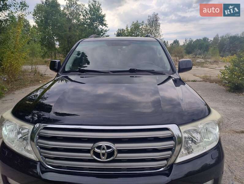 Внедорожник / Кроссовер Toyota Land Cruiser 2008 в Вараше