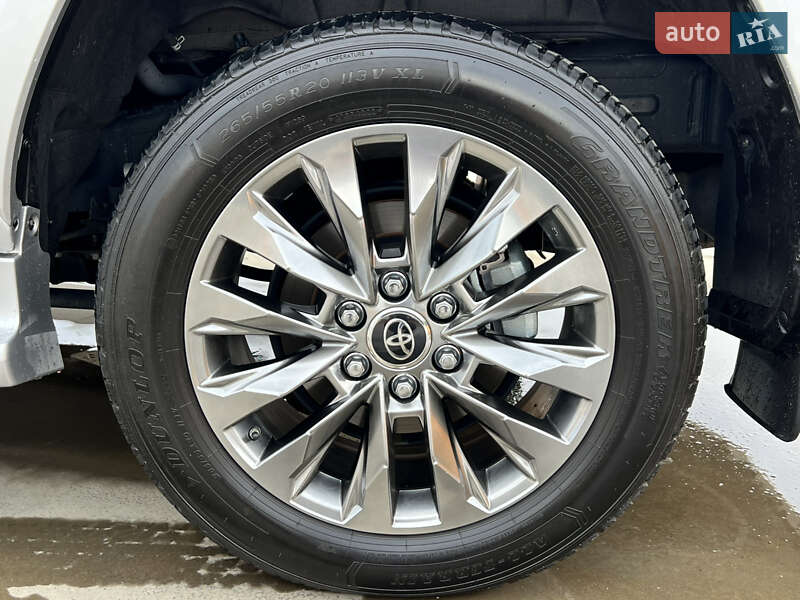 Внедорожник / Кроссовер Toyota Land Cruiser 2022 в Киеве