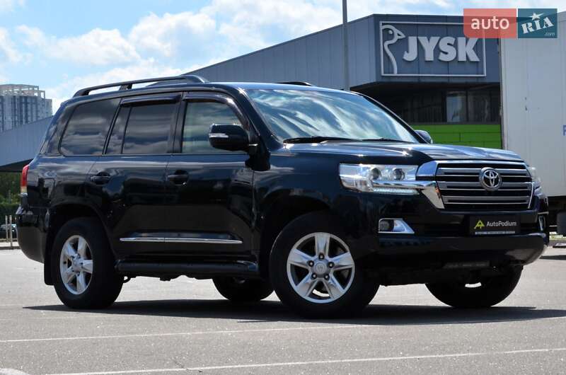 Toyota Land Cruiser 2011