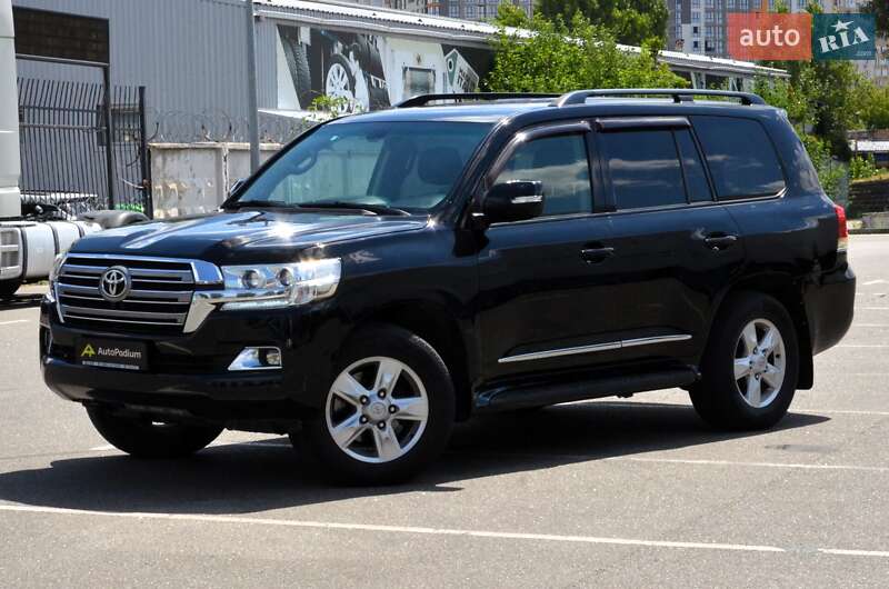 Toyota Land Cruiser 2011