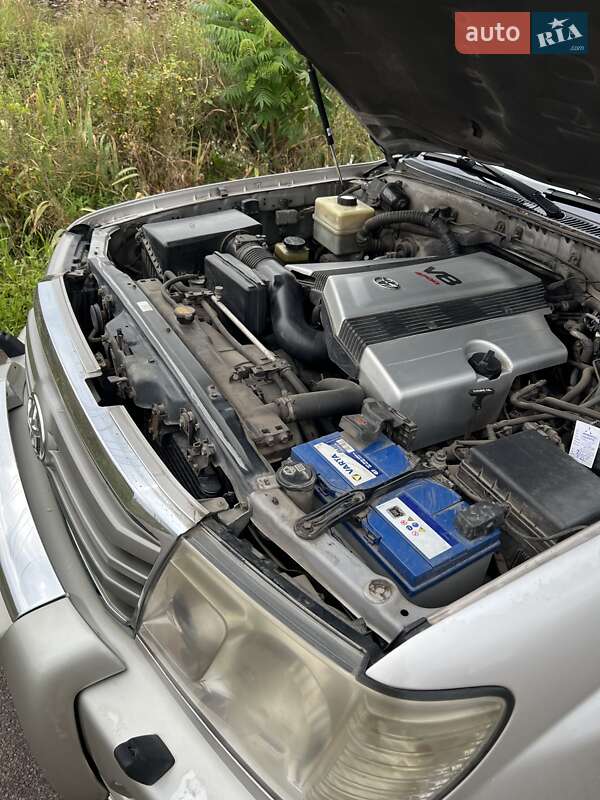 Внедорожник / Кроссовер Toyota Land Cruiser 2004 в Василькове