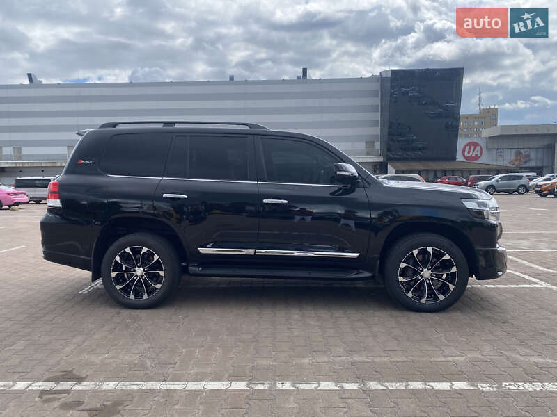 Внедорожник / Кроссовер Toyota Land Cruiser 2020 в Житомире