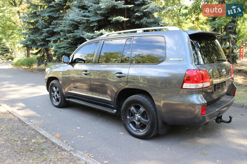 Внедорожник / Кроссовер Toyota Land Cruiser 2011 в Кривом Роге