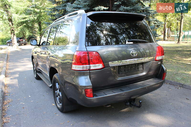 Внедорожник / Кроссовер Toyota Land Cruiser 2011 в Кривом Роге