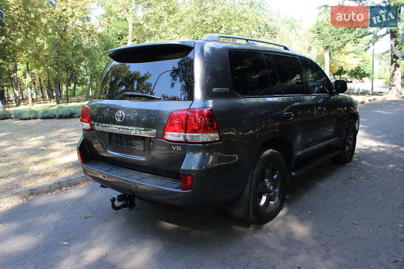 Внедорожник / Кроссовер Toyota Land Cruiser 2011 в Кривом Роге