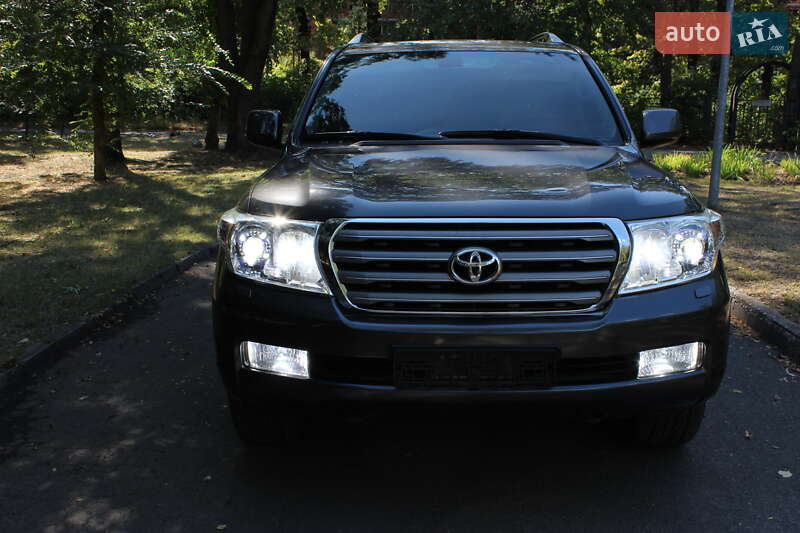Внедорожник / Кроссовер Toyota Land Cruiser 2011 в Кривом Роге