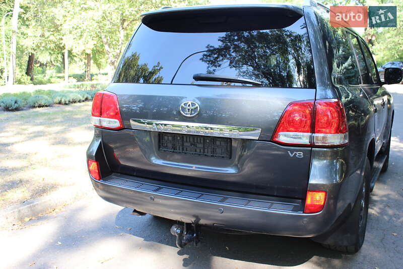 Внедорожник / Кроссовер Toyota Land Cruiser 2011 в Кривом Роге
