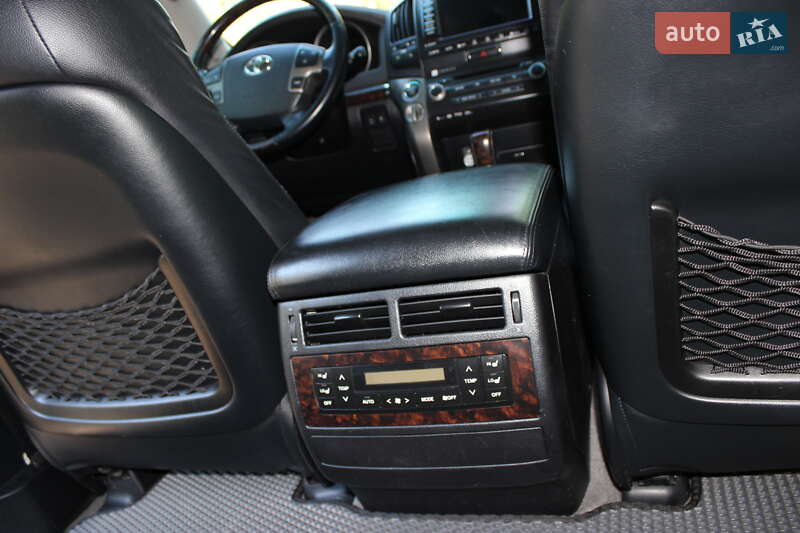 Внедорожник / Кроссовер Toyota Land Cruiser 2011 в Кривом Роге