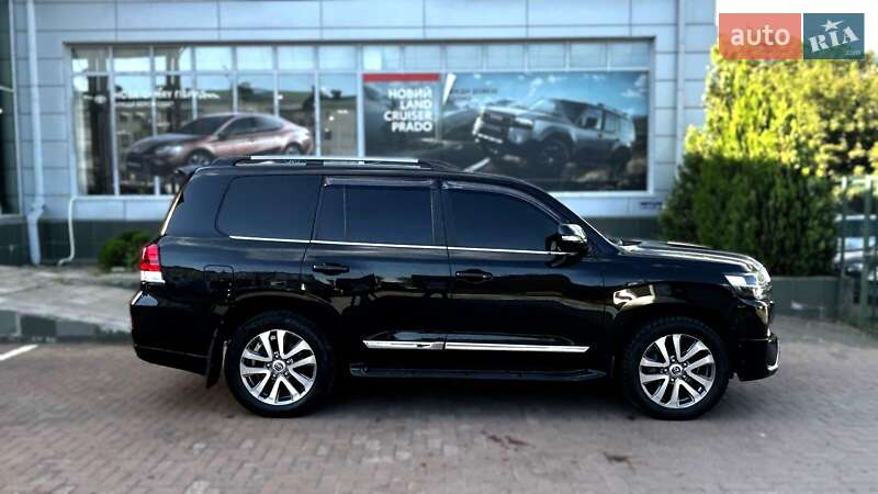 Внедорожник / Кроссовер Toyota Land Cruiser 2016 в Черновцах
