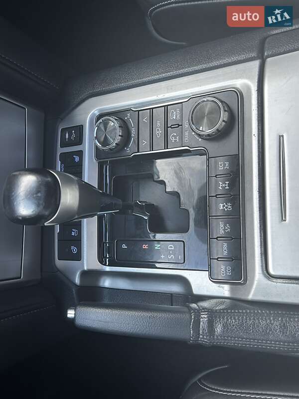 Внедорожник / Кроссовер Toyota Land Cruiser 2016 в Черновцах