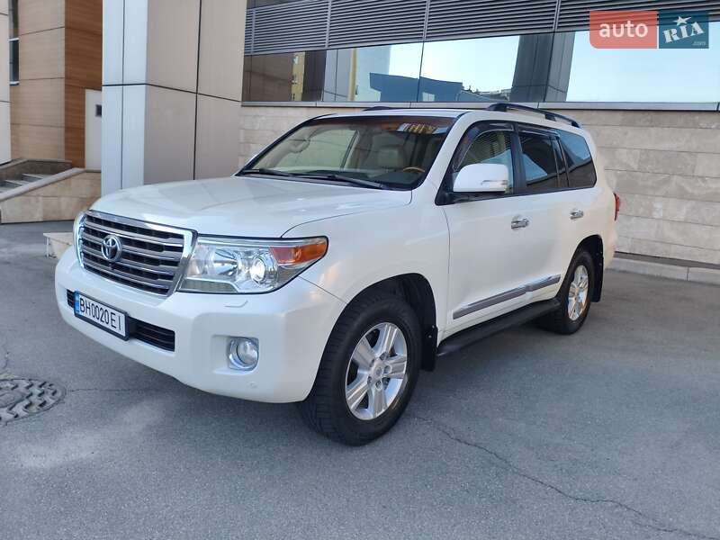 Внедорожник / Кроссовер Toyota Land Cruiser 2014 в Киеве фото 4 Внедорожник / Кроссовер Toyota Land Cruiser 2014 в Киеве
