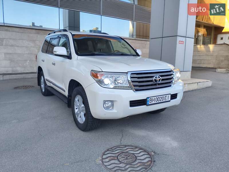 Внедорожник / Кроссовер Toyota Land Cruiser 2014 в Киеве фото 2 Внедорожник / Кроссовер Toyota Land Cruiser 2014 в Киеве