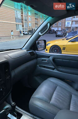 Внедорожник / Кроссовер Toyota Land Cruiser 2002 в 