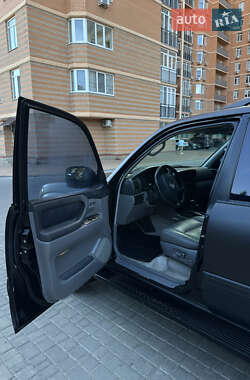 Внедорожник / Кроссовер Toyota Land Cruiser 2002 в 
