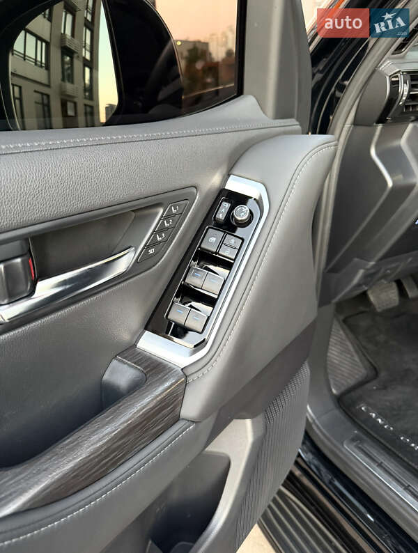 Внедорожник / Кроссовер Toyota Land Cruiser 2021 в Киеве