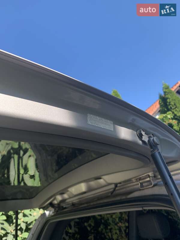 Внедорожник / Кроссовер Toyota Land Cruiser 2004 в Харькове фото 19 Внедорожник / Кроссовер Toyota Land Cruiser 2004 в Харькове