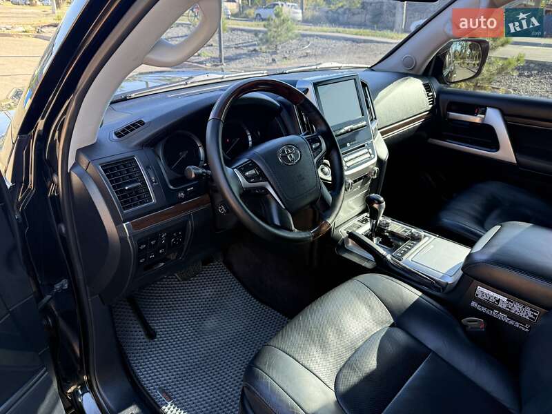 Внедорожник / Кроссовер Toyota Land Cruiser 2018 в Кривом Роге