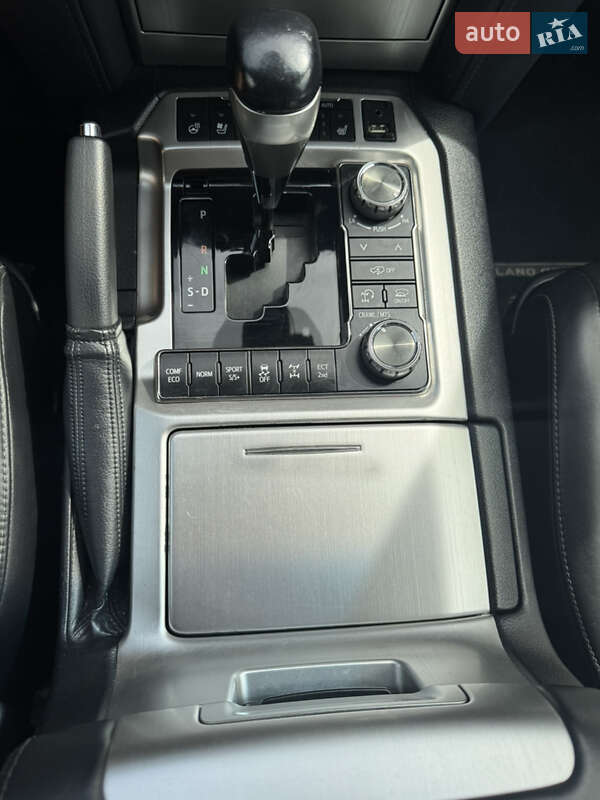 Внедорожник / Кроссовер Toyota Land Cruiser 2018 в Ивано-Франковске