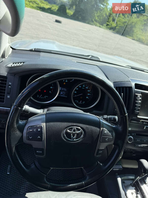 Внедорожник / Кроссовер Toyota Land Cruiser 2008 в Киеве