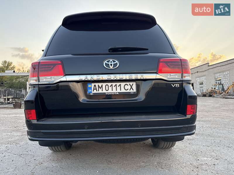 Внедорожник / Кроссовер Toyota Land Cruiser 2020 в Коростышеве