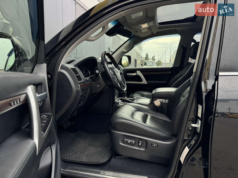 Внедорожник / Кроссовер Toyota Land Cruiser 2017 в Киеве